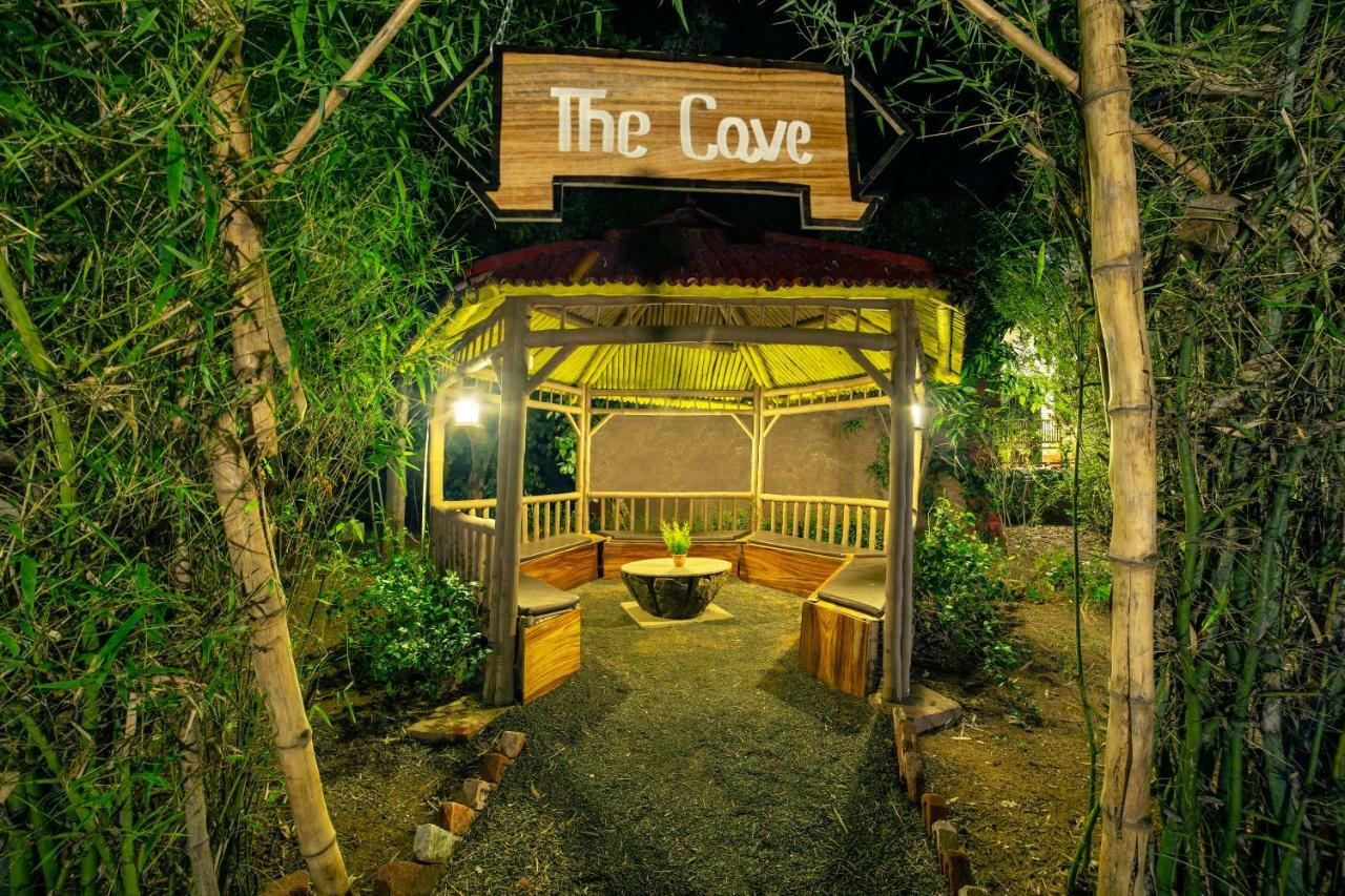 Lemon Tree Wildlife Resort, Bandhavgarh Tāla Exterior foto